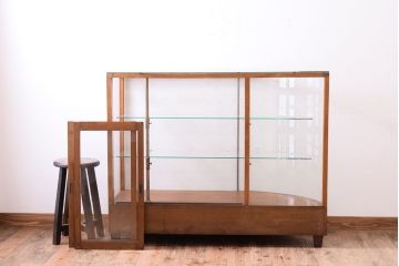 レトロ家具　Rガラス!昭和レトロな脚付きガラスケース