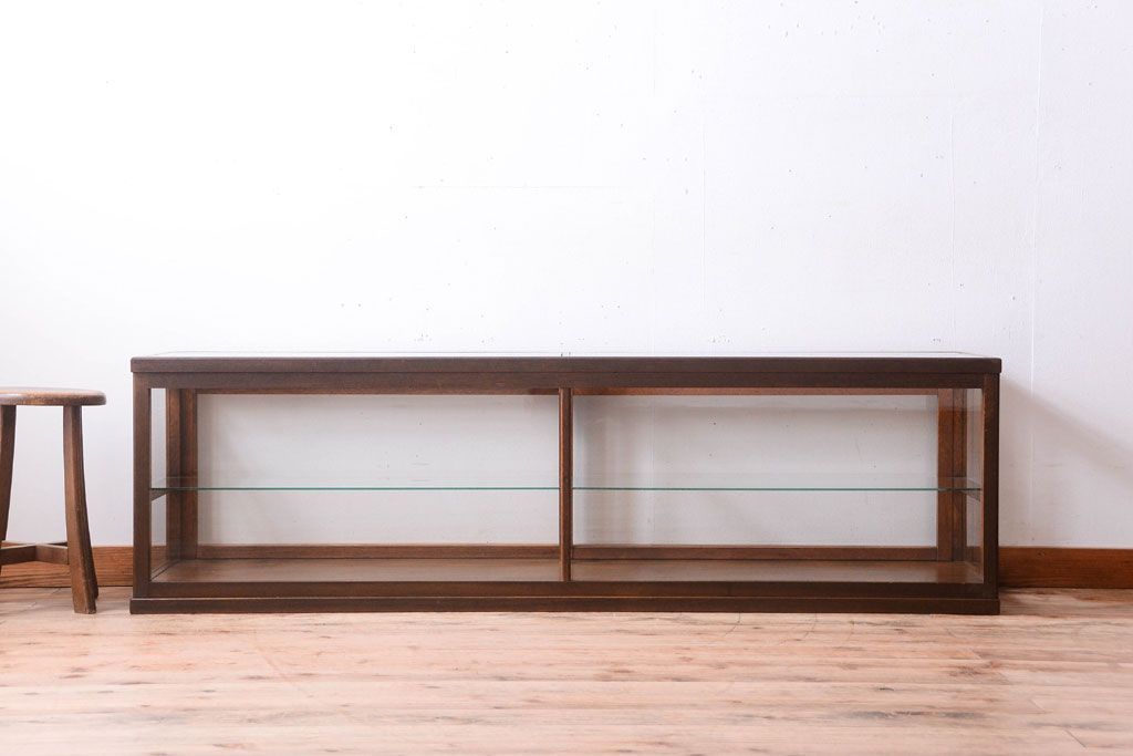 アンティーク家具　和製アンティーク　古い木製の背の低いガラスケース(ローボード)(2)