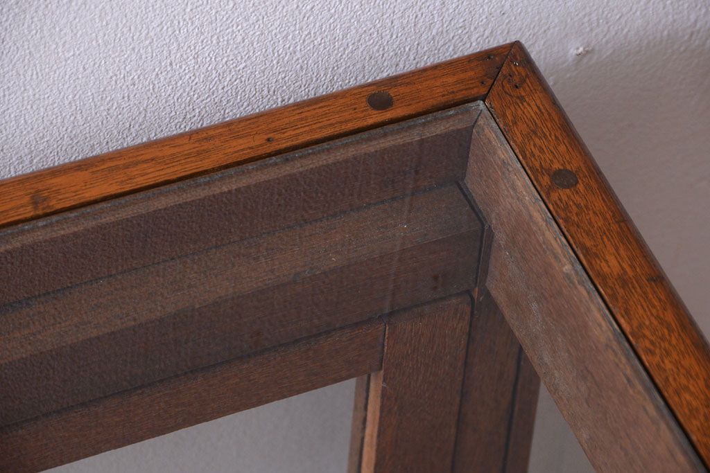 アンティーク家具　和製アンティーク　古い木製の背の低いガラスケース(ローボード)(2)