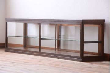 アンティーク家具　和製アンティーク　古い木製の背の低いガラスケース(ローボード)(2)