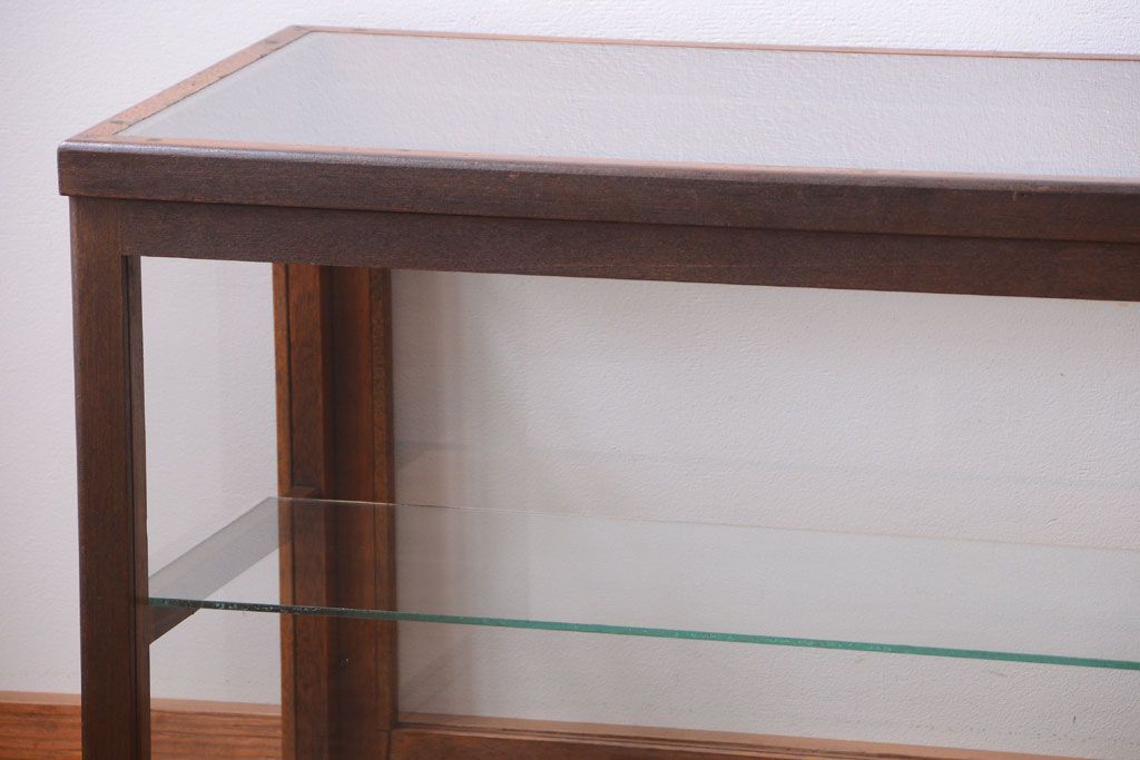 アンティーク家具　和製アンティーク　古い木製の背の低いガラスケース(ローボード)(2)