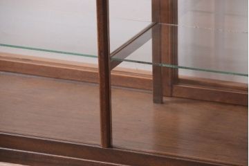 アンティーク家具　和製アンティーク　古い木製の背の低いガラスケース(ローボード)(2)