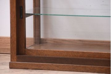 アンティーク家具　和製アンティーク　古い木製の背の低いガラスケース(ローボード)(2)