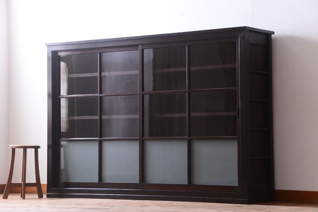 アンティーク家具　古民具・骨董　明治〜大正期　大ぶりでモダンなガラス戸収納棚