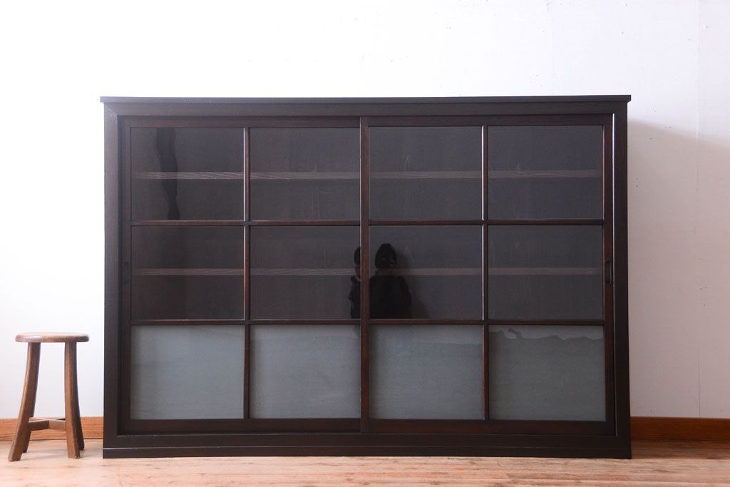 アンティーク家具　古民具・骨董　明治〜大正期　大ぶりでモダンなガラス戸収納棚