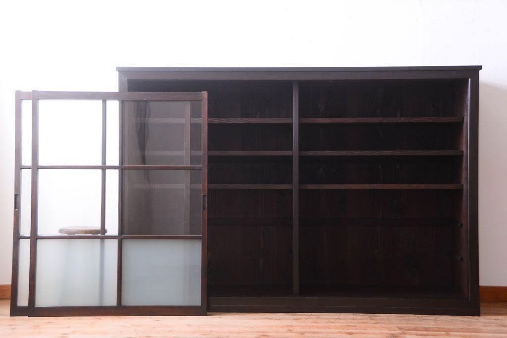 アンティーク家具　古民具・骨董　明治〜大正期　大ぶりでモダンなガラス戸収納棚