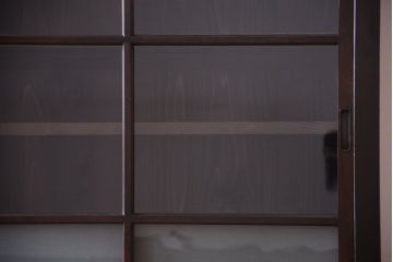 アンティーク家具　古民具・骨董　明治〜大正期　大ぶりでモダンなガラス戸収納棚