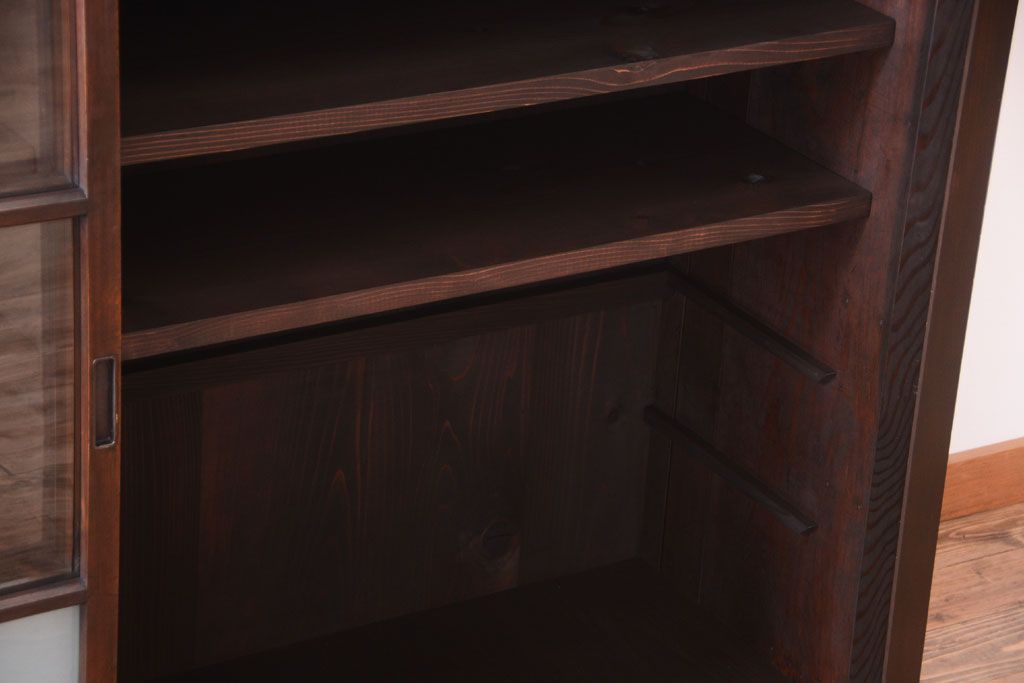 アンティーク家具　古民具・骨董　明治〜大正期　大ぶりでモダンなガラス戸収納棚