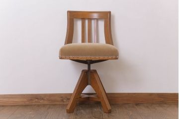 レトロ家具　ブナ材製!クッション座面　レトロな背もたれ付回転イス