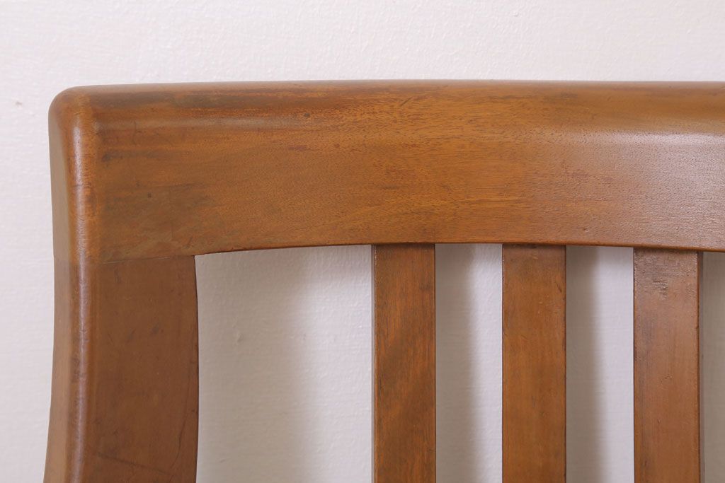 レトロ家具　ブナ材製!クッション座面　レトロな背もたれ付回転イス