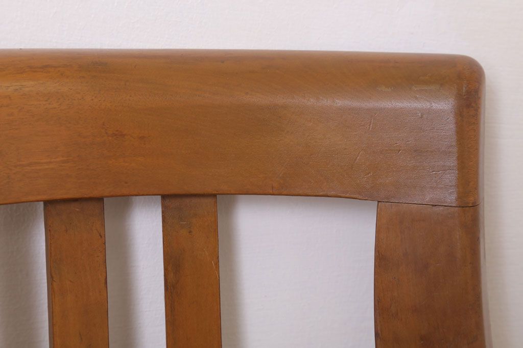 レトロ家具　ブナ材製!クッション座面　レトロな背もたれ付回転イス