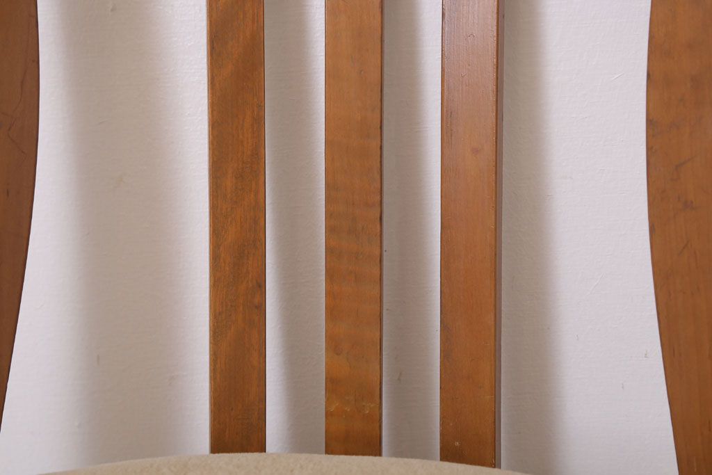 レトロ家具　ブナ材製!クッション座面　レトロな背もたれ付回転イス