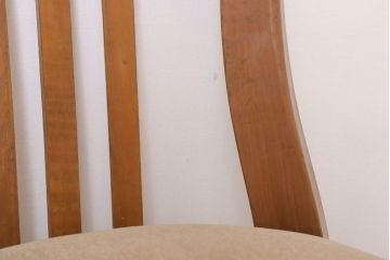 レトロ家具　ブナ材製!クッション座面　レトロな背もたれ付回転イス