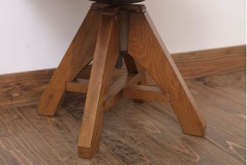 レトロ家具　ブナ材製!クッション座面　レトロな背もたれ付回転イス