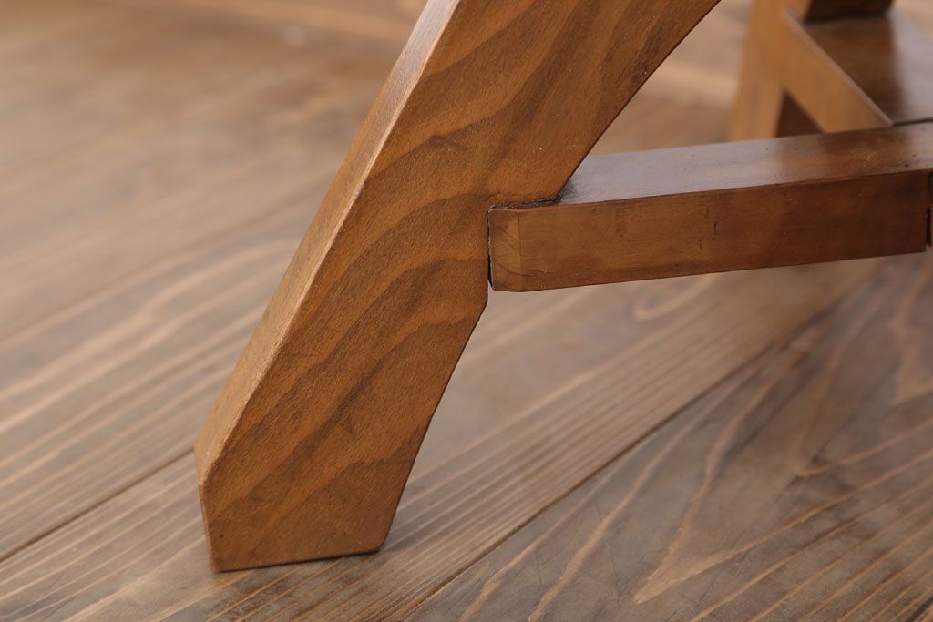 レトロ家具　ブナ材製!クッション座面　レトロな背もたれ付回転イス