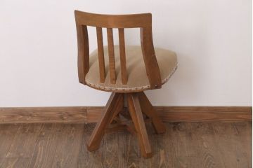 レトロ家具　ブナ材製!クッション座面　レトロな背もたれ付回転イス