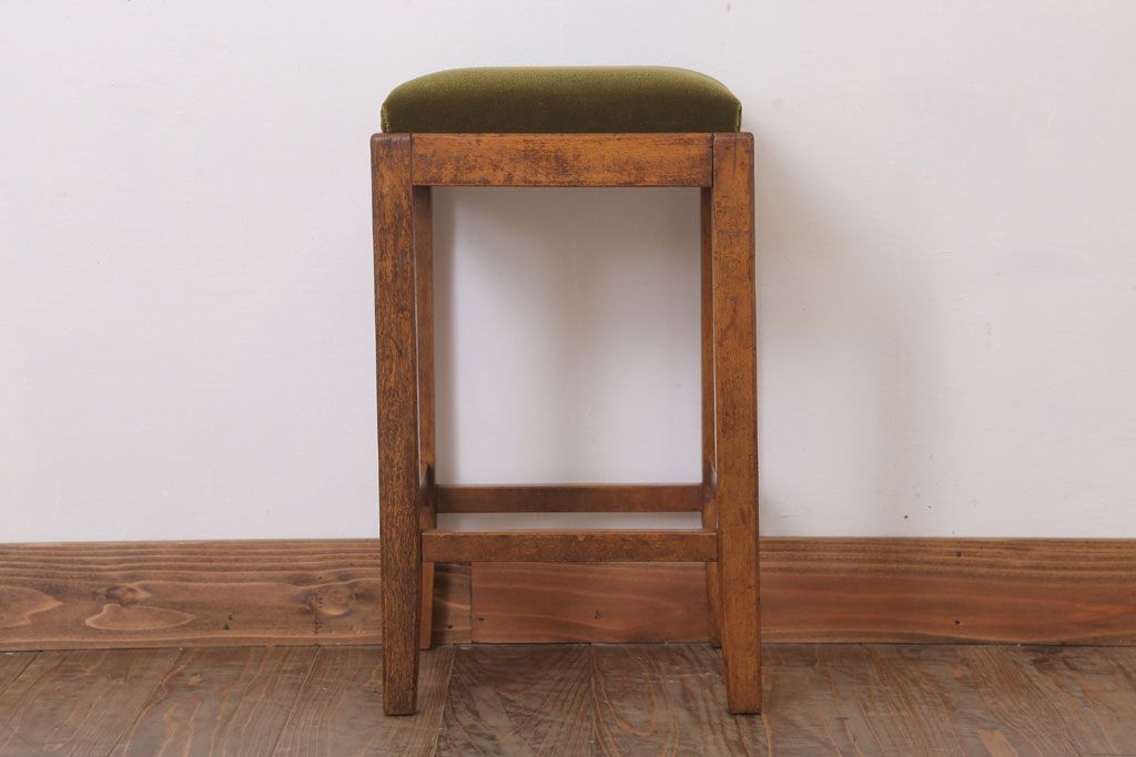 アンティーク家具　古い木製のクッション座面のアンティーク角スツール(1)