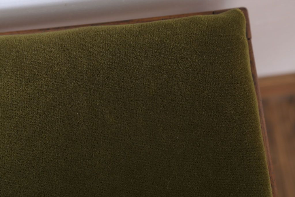 アンティーク家具　古い木製のクッション座面のアンティーク角スツール(1)