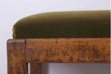 アンティーク家具　古い木製のクッション座面のアンティーク角スツール(1)