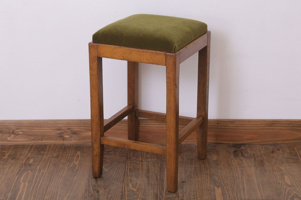 アンティーク家具　古い木製のクッション座面のアンティーク角スツール(1)