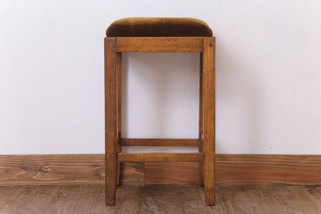 アンティーク家具　古い木製のクッション座面のアンティーク角スツール(2)