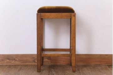 アンティーク家具　古い木製のクッション座面のアンティーク角スツール(2)