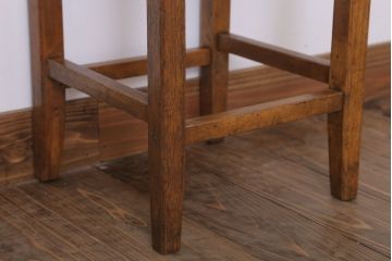 アンティーク家具　古い木製のクッション座面のアンティーク角スツール(2)