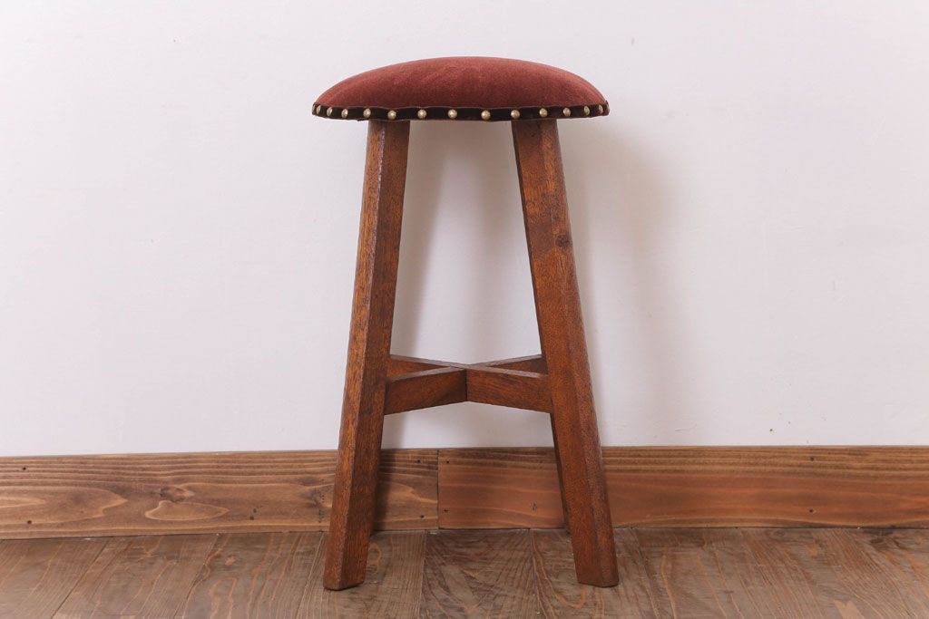 アンティーク家具　古い木製のクッション座面のアンティーク丸スツール(1)