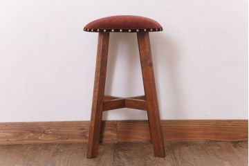 アンティーク家具　古い木製のクッション座面のアンティーク丸スツール(1)