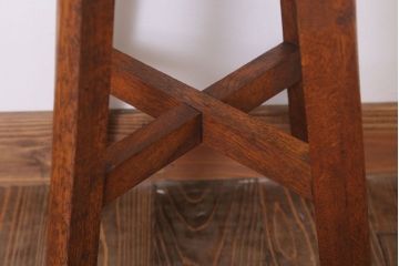 アンティーク家具　古い木製のクッション座面のアンティーク丸スツール(1)