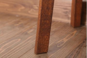 アンティーク家具　古い木製のクッション座面のアンティーク丸スツール(1)