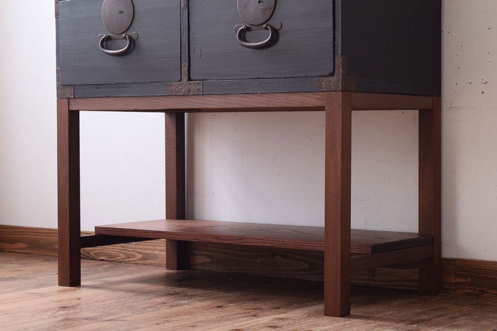 丸金具付き　リメイク品　アンティークのペイントサイドテーブル