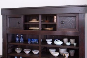 アンティーク家具　骨董・古民具　希少なデザイン　五尺　飾り棚付き関西収納箪笥(水屋箪笥)