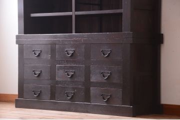 アンティーク家具　骨董・古民具　希少なデザイン　五尺　飾り棚付き関西収納箪笥(水屋箪笥)