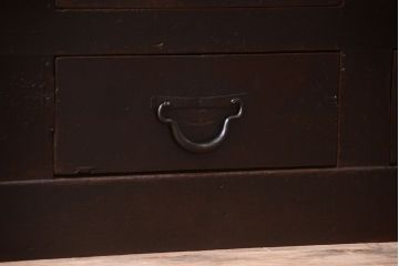 アンティーク家具　骨董・古民具　希少なデザイン　五尺　飾り棚付き関西収納箪笥(水屋箪笥)