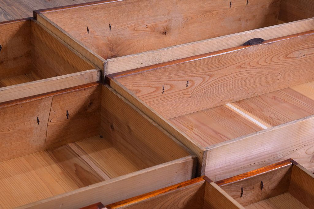 アンティーク家具　古民具・骨董　前面欅材　共縁　上品なアンティーク米沢箪笥