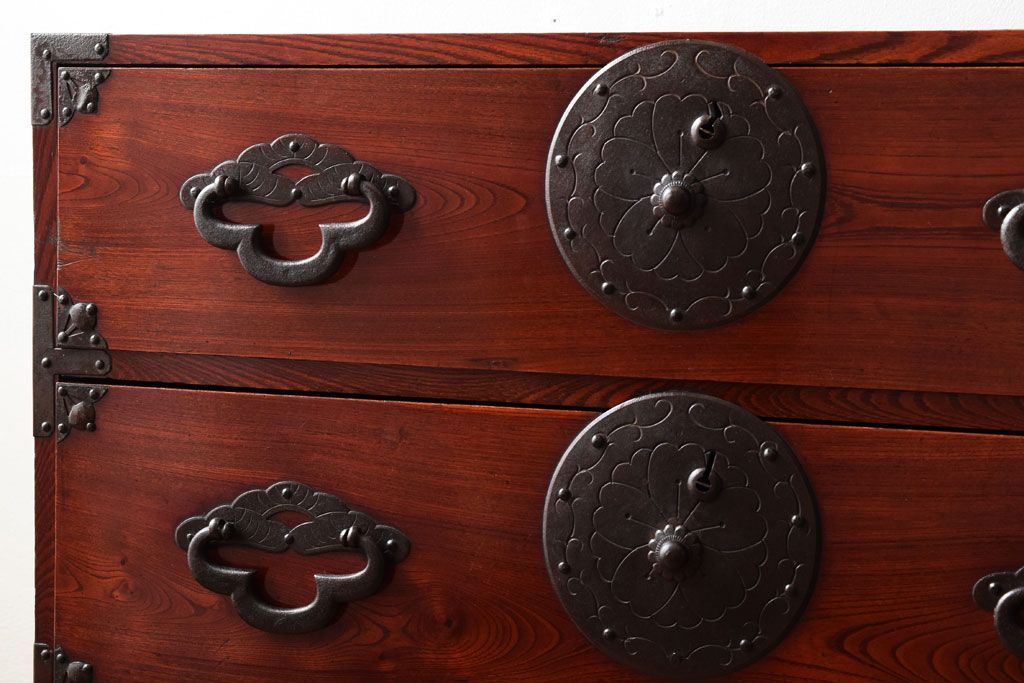 アンティーク家具　古民具・骨董　前面欅材　共縁　上品なアンティーク米沢箪笥