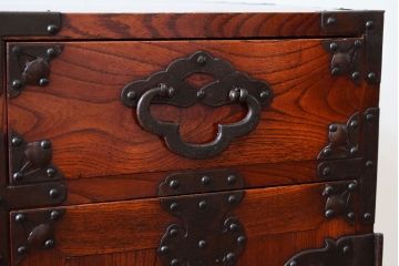 アンティーク家具　古民具・骨董　前面欅材　共縁　上品なアンティーク米沢箪笥