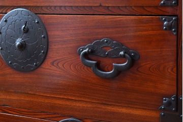 アンティーク家具　古民具・骨董　前面欅材　共縁　上品なアンティーク米沢箪笥