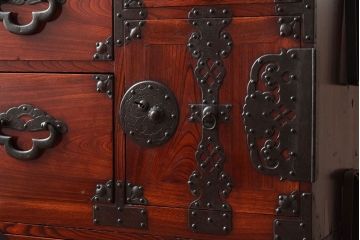 アンティーク家具　古民具・骨董　前面欅材　共縁　上品なアンティーク米沢箪笥