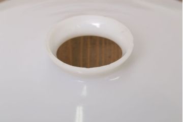 アンティーク　白いガラス製!平笠のレトロな天井照明2つセット