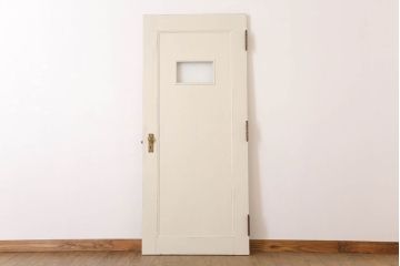 ダイヤガラス入りのレトロなアンティークホワイトペイントドア