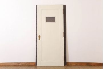 ダイヤガラス入りのレトロなアンティークホワイトペイントドア