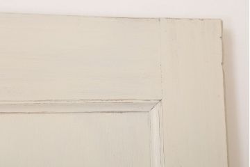 ダイヤガラス入りのレトロなアンティークホワイトペイントドア