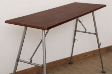 ラフジュ工房オリジナル　鉄脚　ウォールナット材製折りたたみテーブル(作業台)(2)