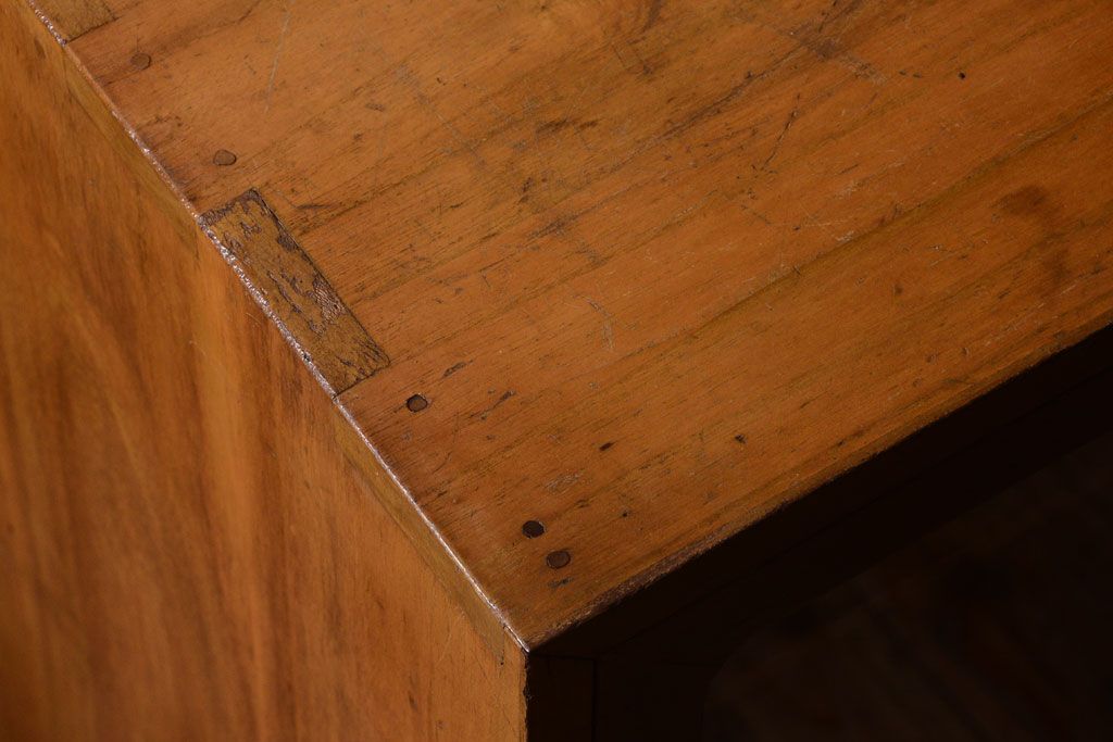 レトロ家具　昭和レトロなアンティーク本箱(ブックケース)