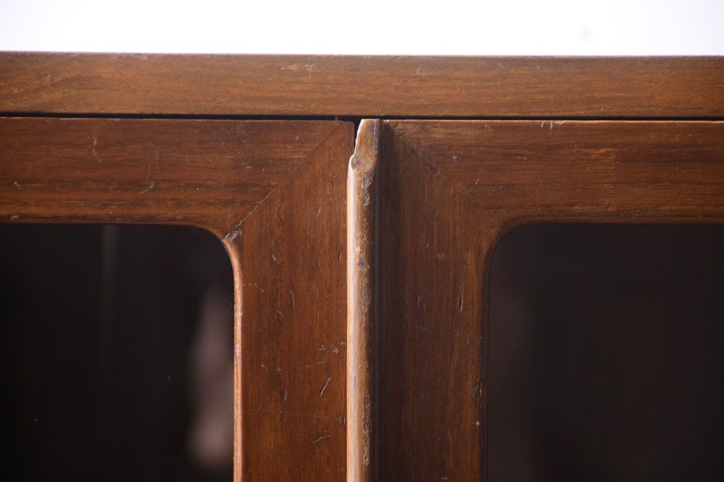 レトロ家具　昭和レトロなアンティーク本箱(ブックケース)