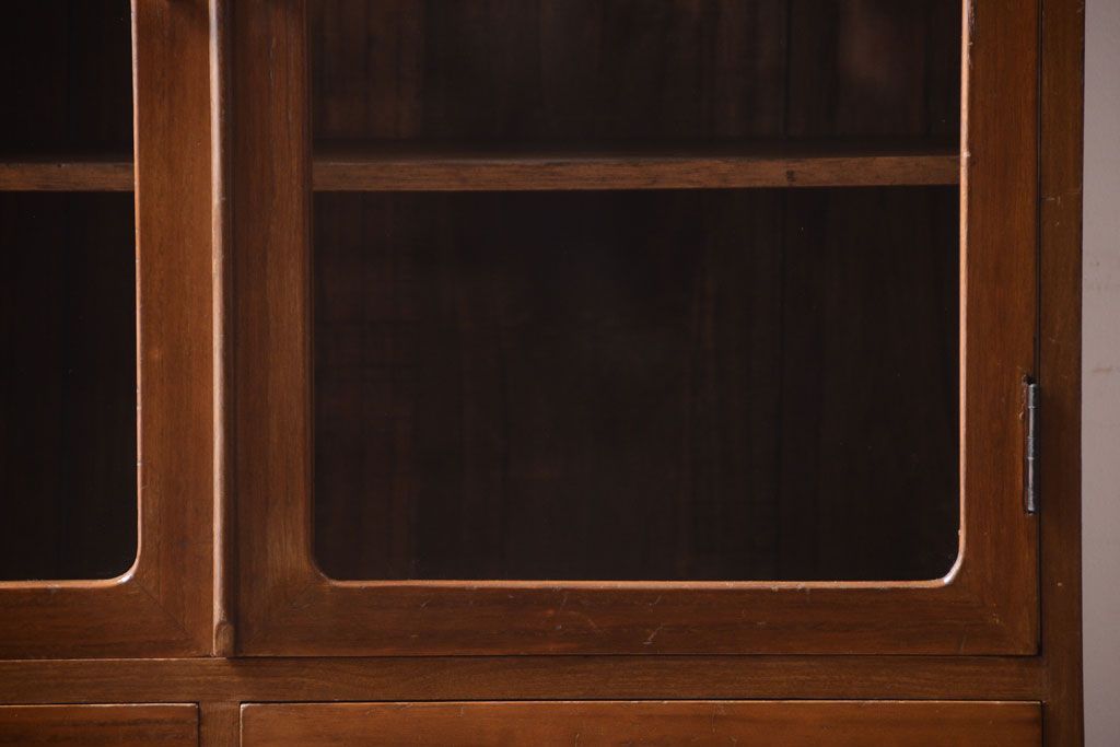 レトロ家具　昭和レトロなアンティーク本箱(ブックケース)