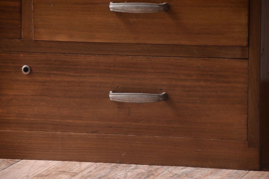 レトロ家具　昭和レトロなアンティーク本箱(ブックケース)