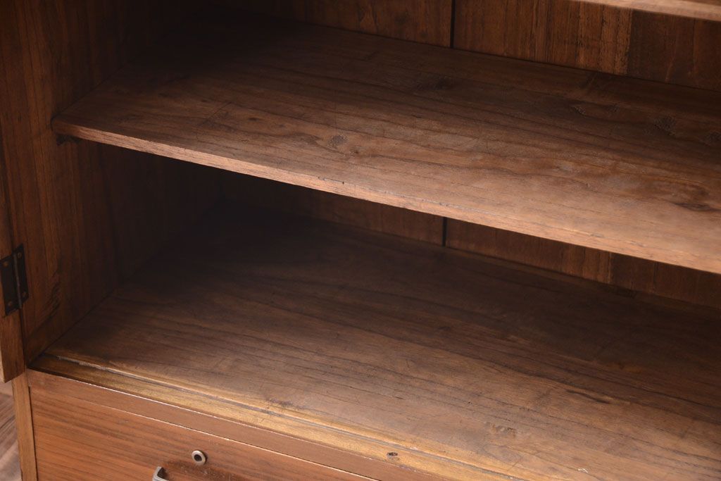 レトロ家具　昭和レトロなアンティーク本箱(ブックケース)